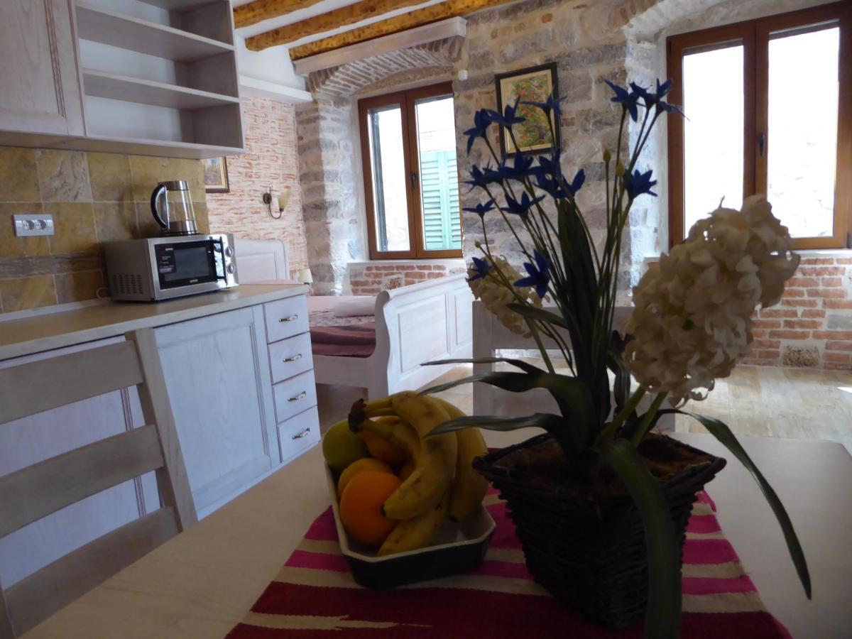 Apartaments Charlie Chaplin Котор Экстерьер фото